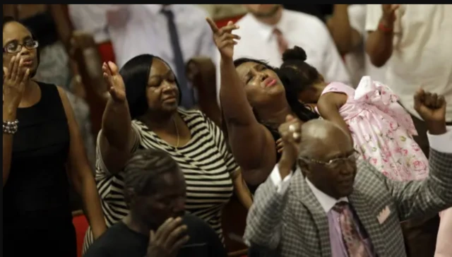 Paypoqdagi Osiyo va qora tanli ayollarning erotik fotosuratlari