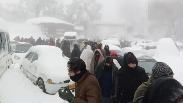 مری برفباری