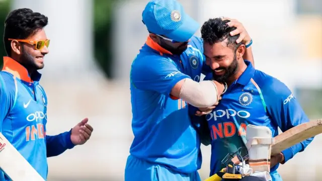 தினேஷ் கார்த்திக்