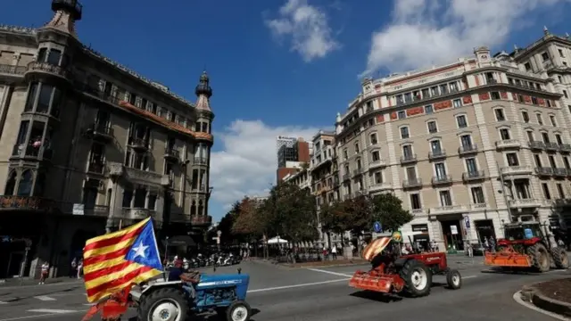 يطالب الكثير من الكتالونيين بالاستفتاء