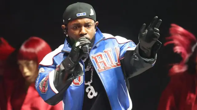 Lamar yabaye umuhanzi wa mbere wa rap ukoze 'half-time show' nk'igikorwa cye wenyine