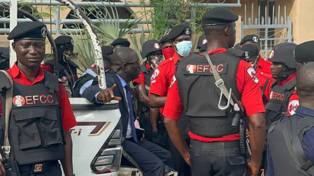 Efcc operatives for Yahaya Bello house