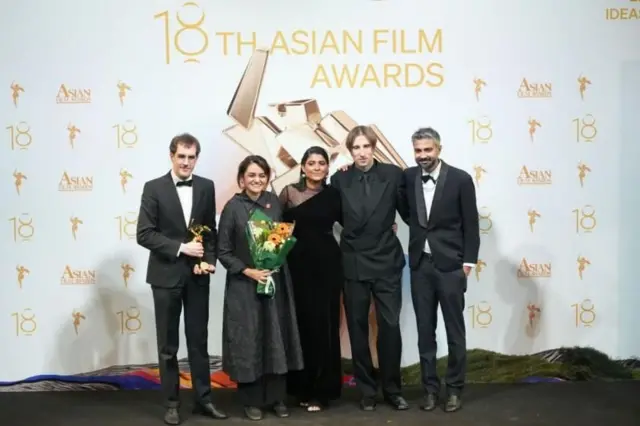 18व्या एशियन फिल्म फेस्टिव्हलदरम्यान 'ऑल वुई इमॅजिन अ‍ॅज लाइट' या चित्रपटाची टीम उपस्थित होती.