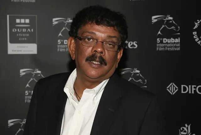 निर्देशक प्रियदर्शन ने कहा है कि परेश रावल ने उन्हें अभी तक कुछ नहीं बताया है