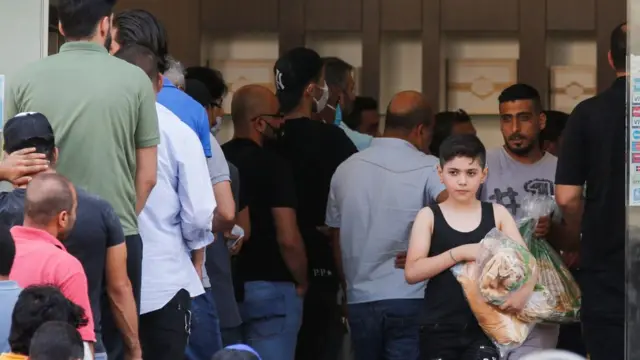 очередь в булочную