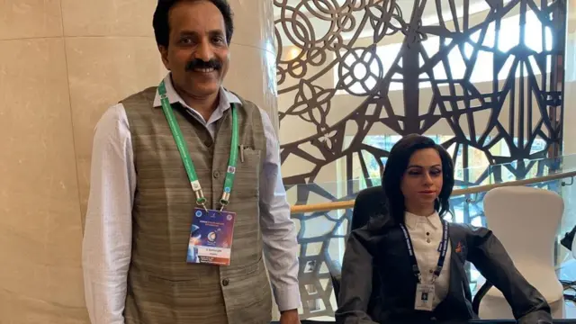 इसरो, महिला रोबोट 'व्योममित्र' को अंतरिक्ष की सैर कराएगा