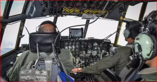 سال گذشته پیش از سقوط کامل دولت سابق در افغانستا، حدود ۵۰ فروند هواپیمای نظامی به شمول چرخبال‌های نظامی و ترانسپورتی ارتش افغانستان به خاطر بیم از افتادن به دست طالبان توسط خلبانان افغان به این دو کشور انتقال داده شدند