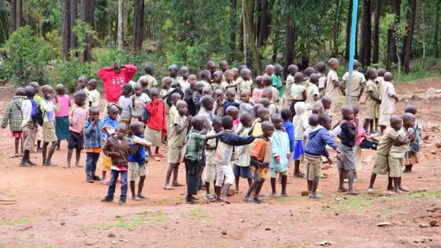 Bamwe kera bagenda kirometero 10 nn'ibitrenga
