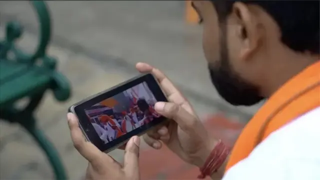 જે ઊર્જાની વાત વિજય કરી રહ્યા છે કદાચ તેનું જ એક વિકરાળ સ્વરૂપ આ વર્ષે એપ્રિલના મહિનામાં રાજસ્થાનના કરૌલી, મધ્ય પ્રદેશના ખરગોન, દિલ્હીના જહાંગીરપુરી અને ઉત્તરાખંડના રુરકીમાં જોવા મળ્યું છે