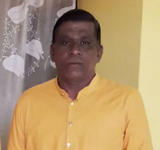 அபே ஜாதிக பெரமுன கட்சி சார்பாக போட்டியிடும் ஊடகவியலாளரான எஸ். குணரத்னம்