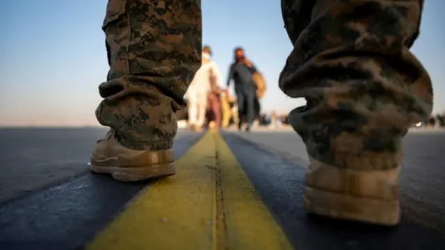 काबुल से अमेरिकी बचाव अभियान की एक तस्वीर