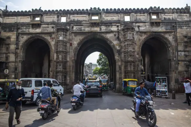 અમદાવાદની બે લોકસભા બેઠકો પર ચૂંટણીના મુદ્દા