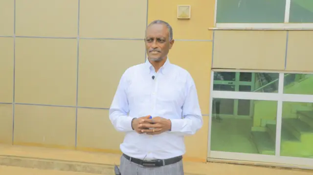 Dr. Jiraa Mokonnin, Yunivarsiitii Jimmaatti barsiisaa fi qorataa Antirooppoolojii 