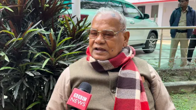 पूर्व मुख्यमंत्री जीतन राम मांझी शराबबंदी को बिहार की अर्थव्यवस्था के लिए ग़लत बताते हैं.