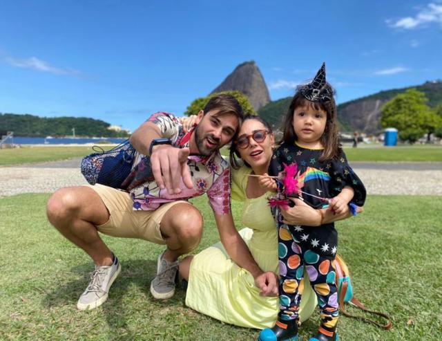 Rita Elmôr com os filhos Lucca e Nina