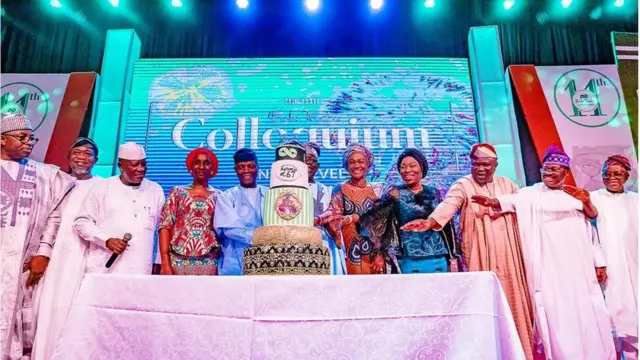 Tinubu atawọn eekan ge akara oyinbo