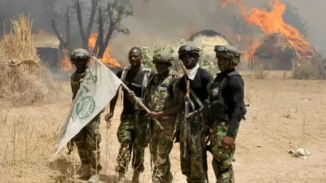 Soldats de l'armée nigériane en 2016, après un affrontement avec les forces de Boko Haram.