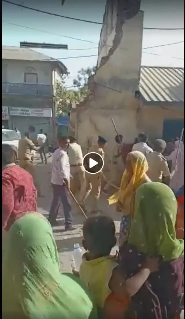 இஸ்லாமியர்கள் வாக்களிப்பதை தடுத்து போலீஸார் தாக்கினார்களா?