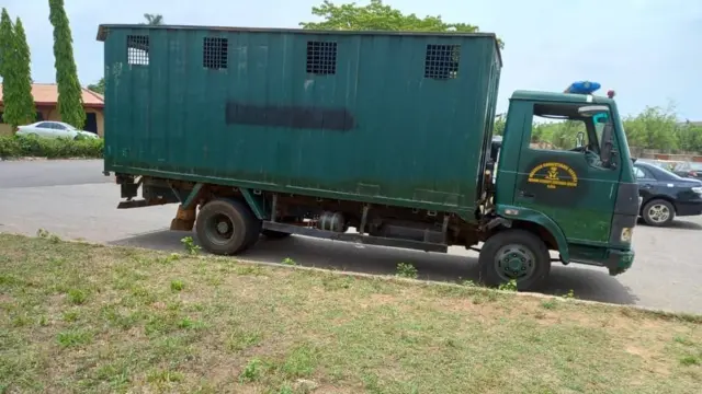 Ọkọ ti wọn fi gbe Adedoyin jade