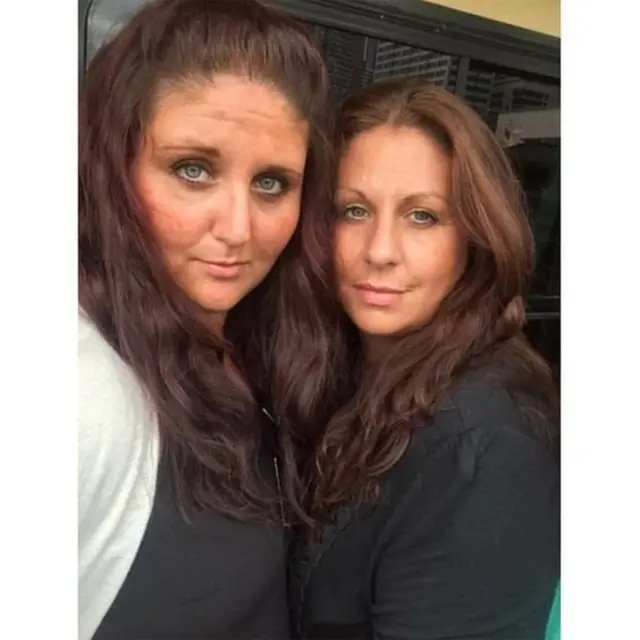 சாம் மற்றும் அவரது சகோதரி பிப்பா ஹ்யூஸ்