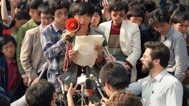 王丹宣布决议