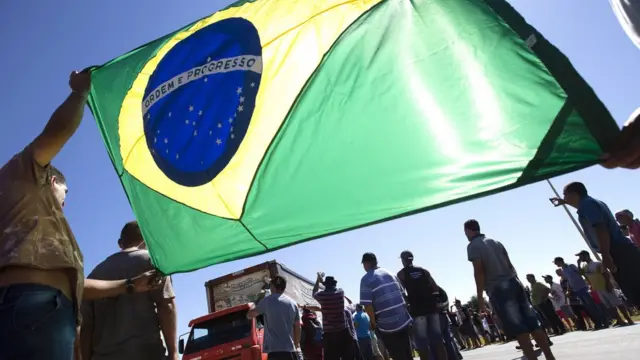 Greve e bandeira