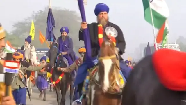 ਨਿਹੰਗ ਸਿੰਘ ਘੋੜਿਆਂ 'ਤੇ ਬੈਠ ਕੇ ਪਰੇਡ ਵਿੱਚ ਸ਼ਾਮਿਲ ਹੋਏ ਹਨ