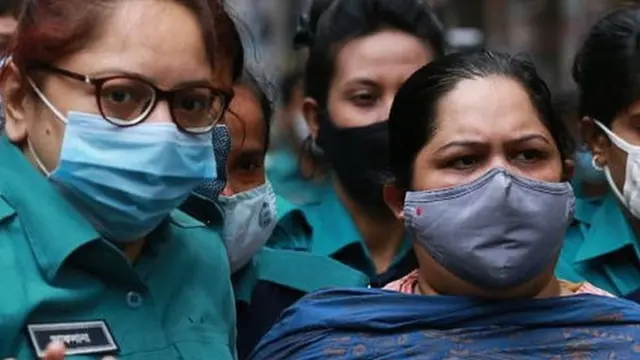 রোজিনা ইসলামকে আটক করার একদিন পর আদালতে নেয়া হচ্ছে- ১৮ই মে ২০২১