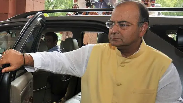 நிதி அமைச்சர் அருண் ஜெட்லீ