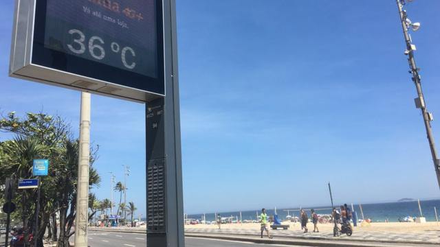 termômetro em frente à praia de Ipanema