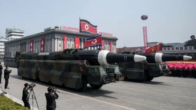 ขีปนาวุธ