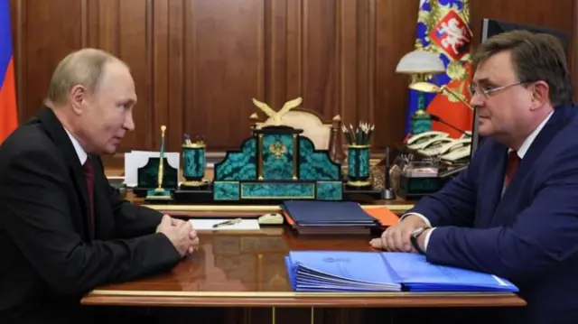 Владимир Путин и Константин Чуйченко за столом