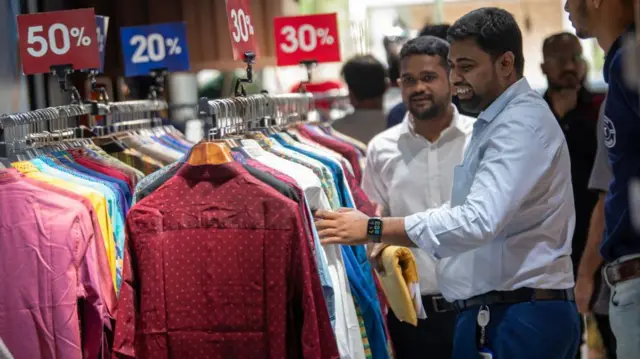 आईएमएफ़ बांग्लादेश की जीडीपी कुछ साल के लिए भारत से ज़्यादा हो गई थी.