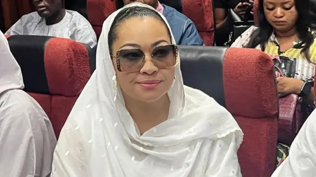 Gọọmenti Naịjirịa agbaala akwụkwọ n'ụlọikpe megide omeiwu na-anọchiteanya Kogi Central n'ụlọomeiwu ukwu naịjirịa bụ Sinetọ Natasha Akpoti-Uduaghan maka ebubo ikwu okwu nkwutọ n'ụlọmgbasaozi igwe onyooyo.