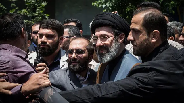 ఇరాన్ సుప్రీం లీడర్ ఎన్నిక, మోజ్తాబా ఖమేనీ