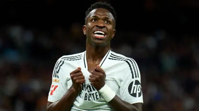 ቪኒሲየስ ጁንየር ኣብ ዓመተ ስፖርት 2023-24፡ 24 ሸቶታት ከመዝግብ እንከሎ 11 ድማ ሓጊዙ እዩ።