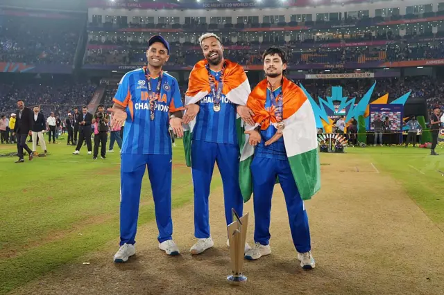 ਟੀ20 ਵਿਸ਼ਵ ਕੱਪ ਟ੍ਰਾਫ਼ੀ ਜਿੱਤਣ ਤੋਂ ਬਾਅਦ ਖੁਸ਼ੀ ਮਨਾਉਂਦੇ ਕਪਤਾਨ ਸੂਰਿਆਕੁਮਾਰ ਯਾਦਵ, ਹਾਰਦਿਕ ਪਾਂਡਿਆ ਅਤੇ ਇਸ਼ਾਨ ਕਿਸ਼ਨ