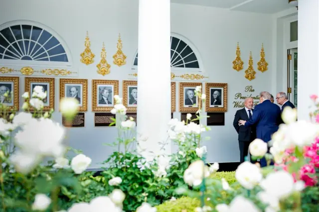Lula e Trump: encontro sem imprensa no Salão Oval sinaliza 'divergências na mesa' e esforço para não exibir tensão