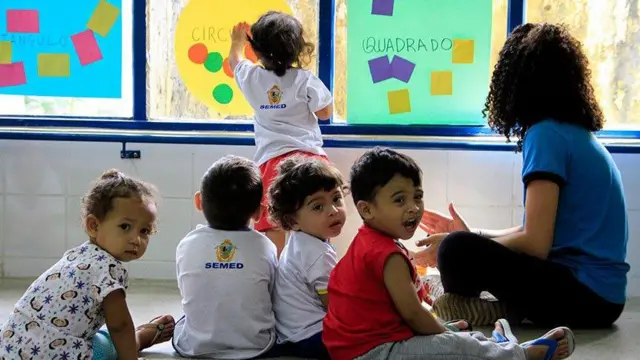 Crianças em creche municipal em Manaus
