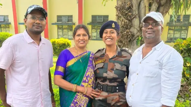 మేజర్ కవిత వాసుపల్లి కుటుంబం