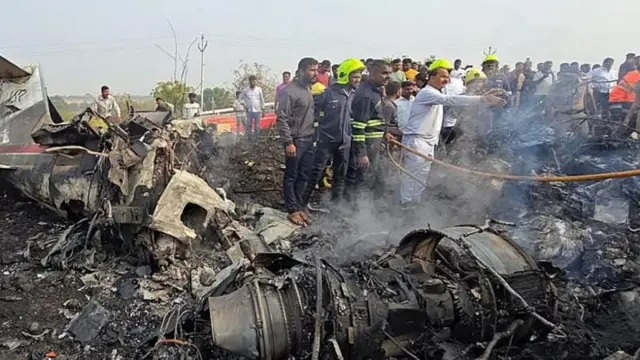 અજિત પવાર, પ્લેન ક્રૅશ, મૃત્યુ, અકસ્માત, કાવતરું, રોહિત પવાર, મહારાષ્ટ્રના નાયબ મુખ્ય મંત્રી, અજિત પવારનું મૃત્યુ, મહારાષ્ટ્ર, બીબીસી ગુજરાતી