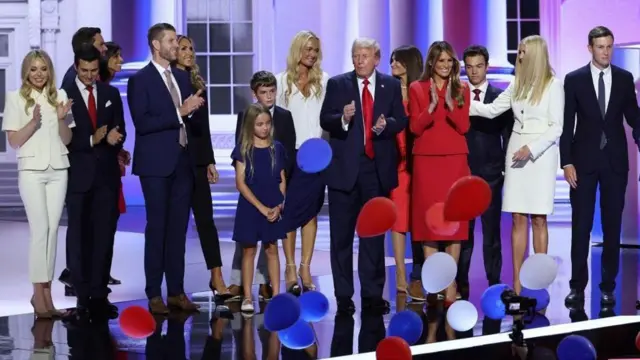 డోనల్డ్ ట్రంప్ 