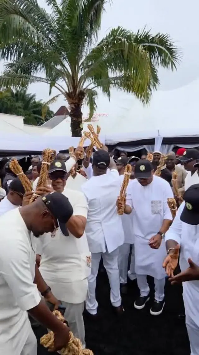 Ndị ji ụdọ bịa akwamozu, nke gosiri na ha liwere ehi