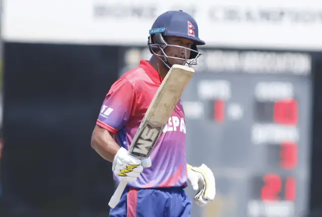 पारस खड्का