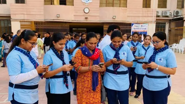 ગુજરાતનું શિક્ષણ, શિક્ષણ વિભાગ, ધોરણ 10, ધોરણ 12, બોર્ડની પરીક્ષા, પેપર ચકાસણીમાં ભૂલ, બીબીસી ગુજરાતી