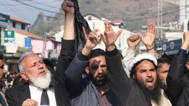 पाकव्याप्त काश्मिरमध्ये झालेलं आंदोलन 