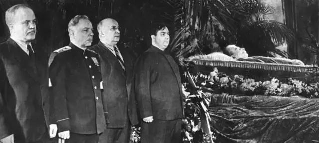 ஸ்டாலின் 