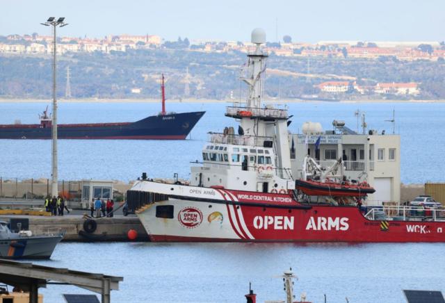سفينة مساعدات غزة (أوبن آرمز) لم تغادر قبرص بعد