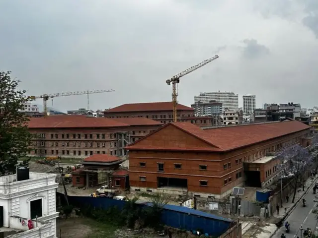 निर्माणाधीन नयाँ संसद् भवन