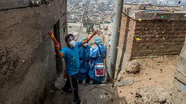 أعطيت مليارات الجرعات من لقاحات الرنا المرسال في جميع أنحاء العالم منذ بدء تفشي فيروس كورونا